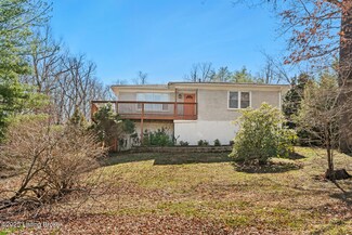 8222 Saint Anthonys Church Rd, Louisville, KY 40214