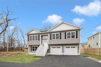 12 Channing St, Warwick, RI 02889