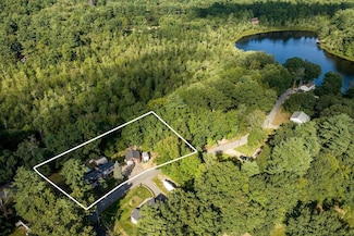 2 Half Moon Ln, Kingston, NH 03848