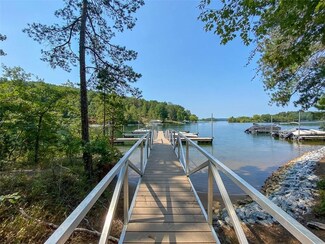 118 Squirrel Point, Six Mile, SC 29682