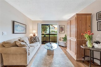 28010 Tiffany Ln Unit 309, Canyon Country, CA 91387