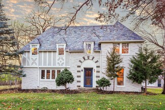 236 Oakwood Rd, Hopkins, MN 55343