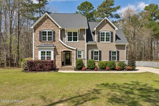 211 Dresden Ln, Whispering Pines, NC 28327