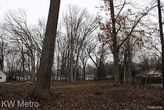 1-2 W 8 Mile Rd, Southfield, MI 48075
