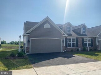 126 Goldenfield Dr Unit 153, Lancaster, PA 17603