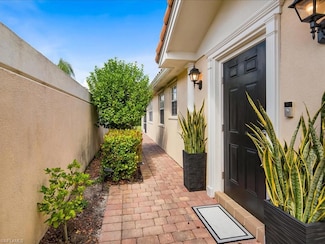 3238 Barbados Ln, Naples, FL 34119