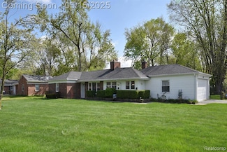 31220 Sheridan Dr, Beverly Hills, MI 48025