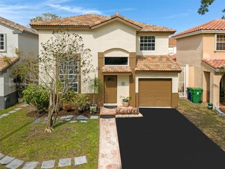 2572 W Saratoga Dr, Hollywood, FL 33026