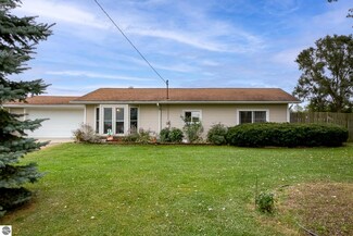 1103 S Delaney Rd, Owosso, MI 48867