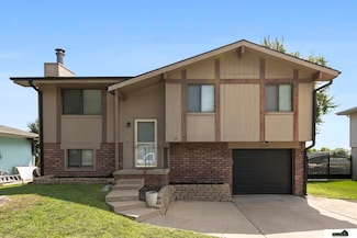 2640 NW 49th St, Lincoln, NE 68524