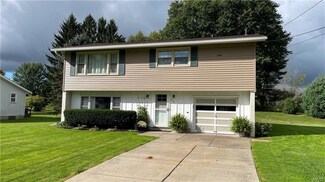838 W 3rd St S, Fulton, NY 13069