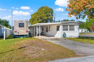 4721 Rollins St, Zephyrhills, FL 33542