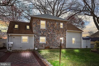 38 Nettletree Ln, Levittown, PA 19054