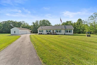 831 Hopewell Rd, Felicity, OH 45120
