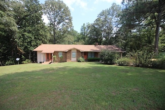 220 County Barn Rd, Laurel, MS 39443