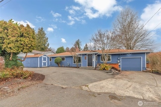 5550 NE 195th St, Kenmore, WA 98028