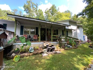 635 Cedar Rd, Pigeon Forge, TN 37863