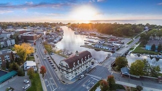 532 Dyckman Ave Unit R-14, South Haven, MI 49090