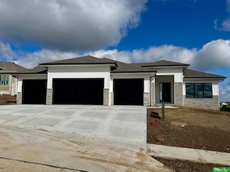 10110 Laramie St, Papillion, NE 68046