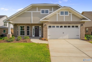 207 Taunton St SW, Huntsville, AL 35824