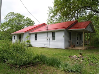10637 Hopewell Rd, Mineral Point, MO 63660