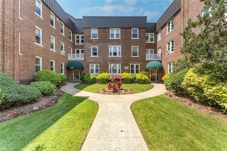 185 Atlantic Ave Unit A4, Lynbrook, NY 11563
