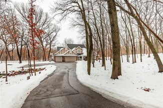 7083 Coburn Ln, Johnston, IA 50131