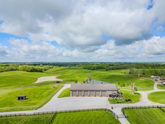 8129 Wades Mill Rd, Winchester, KY 40391