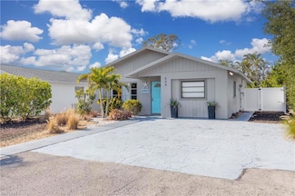 668 94th Ave N, Naples, FL 34108