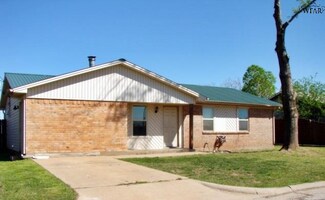 502 S Poplar St, Archer City, TX 76351