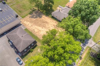 3031 Green Acres Dr, Youngstown, OH 44505