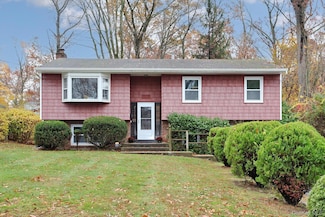 49 E Hall Ave, New City, NY 10956