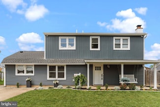 74 Autumn Ln, Levittown, PA 19055
