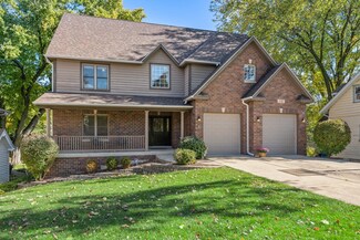 131 N Wilmette Ave, Westmont, IL 60559