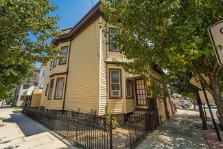 326 19th St, Union City, NJ 07087