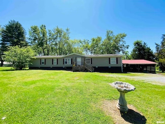 2413 North St, Harrisburg, IL 62946