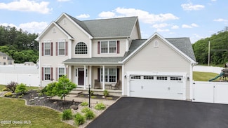 238 Woodsfield Dr, Schenectady, NY 12309