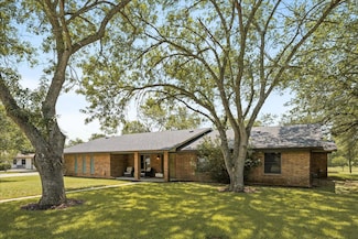 1619 Twin Island Dr, Lockhart, TX 78644