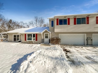 3677 Gershwin Ln N, Saint Paul, MN 55128