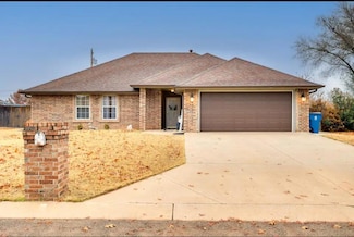 922 Woods Terrace, Chandler, OK 74834