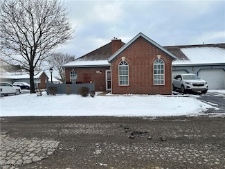 64 W 7th St, Dresden, OH 43821