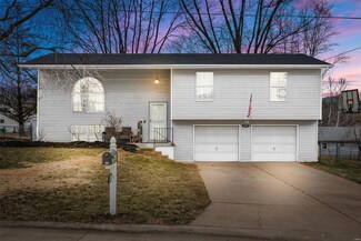 2193 Gregory Dr, Pacific, MO 63069