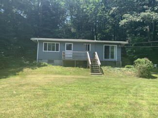 55 Blueberry Ln, Marstons Mills, MA 02648