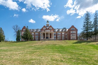 15 Mount St Mary's Way Unit 10 & S04, Hooksett, NH 03106