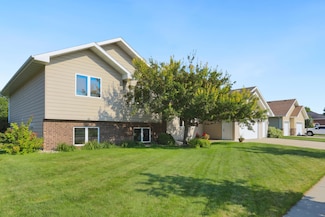 1618 Norwood Dr, Aberdeen, SD 57401