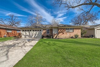 4867 Cole St, Fort Worth, TX 76115
