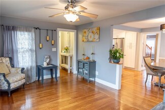 58 Leslie St, Cranston, RI 02910