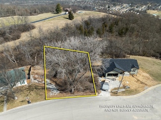 951 Primrose Dr, Lawrenceburg, IN 47025