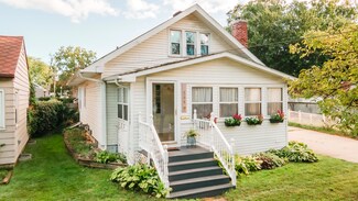 566 E Willard Ave, Lansing, MI 48910