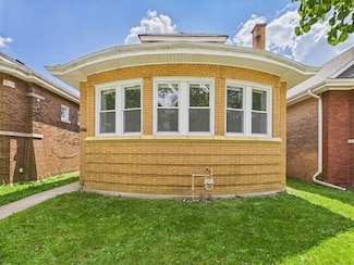 8015 S Paxton Ave, Chicago, IL 60617